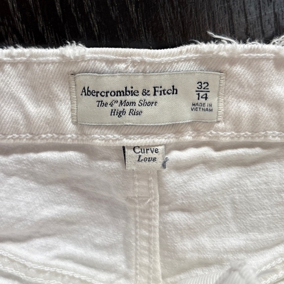 Abercrombie & Fitch Curve Love High Rise 4” Mom Short High Rise White Sz 32 (14) - Picture 4 of 10